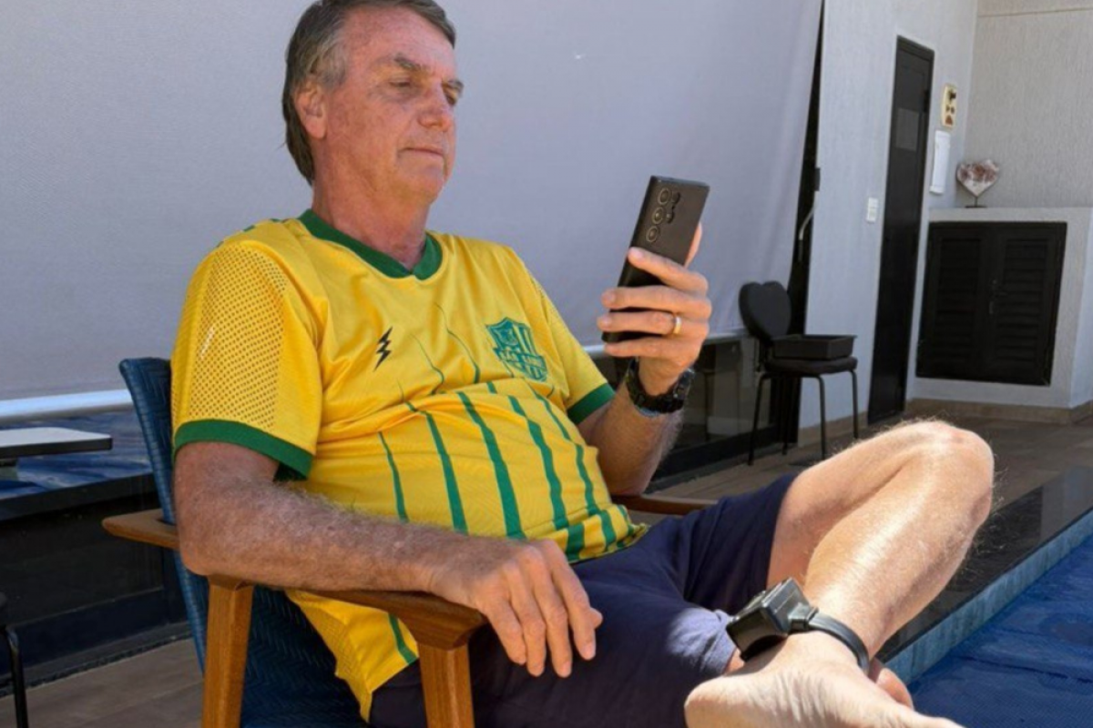Lista de transmissão de Bolsonaro inclui políticos e empresários goianos