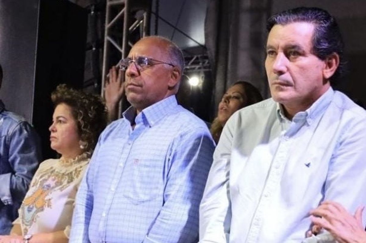 Má gestão de Rogério Cruz mergulha Educação da capital no improviso