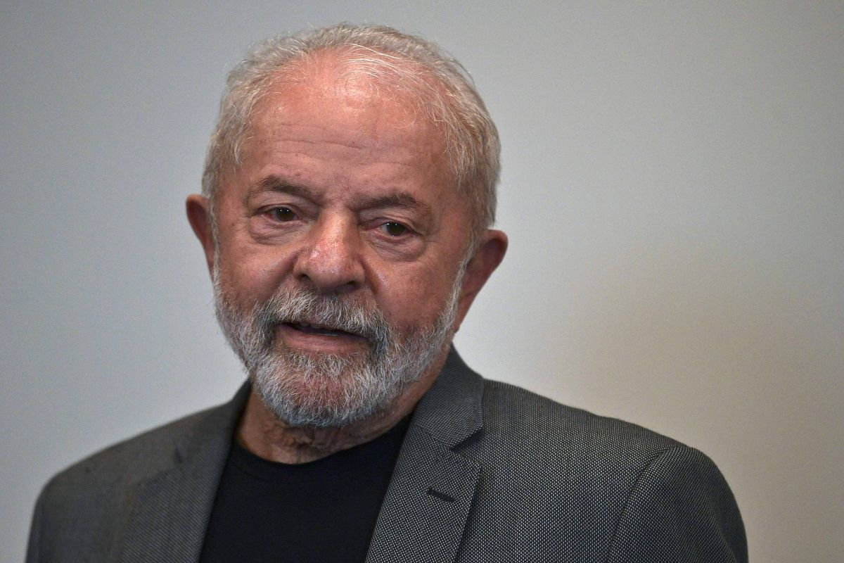 Em gesto político, Lula reúne deputados em churrasco no Planalto