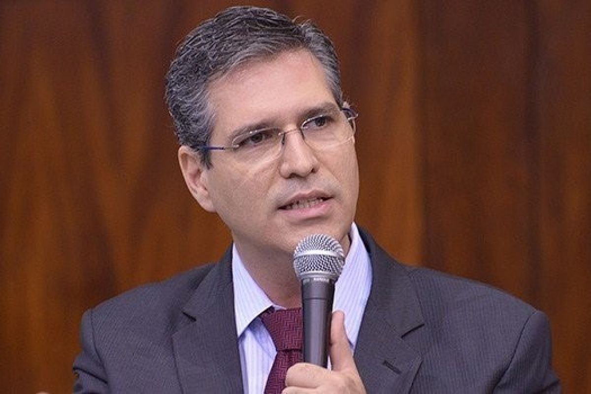 Francisco Junior também critica Vanderlan por tentar aliança com o PT em Goiás