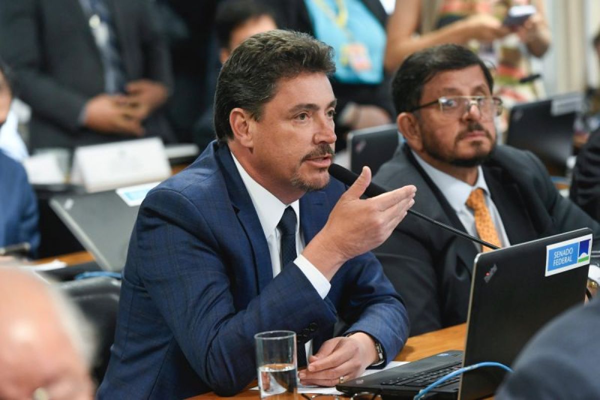 Wilder Morais se omite em votação que facilita retorno de cassados às urnas