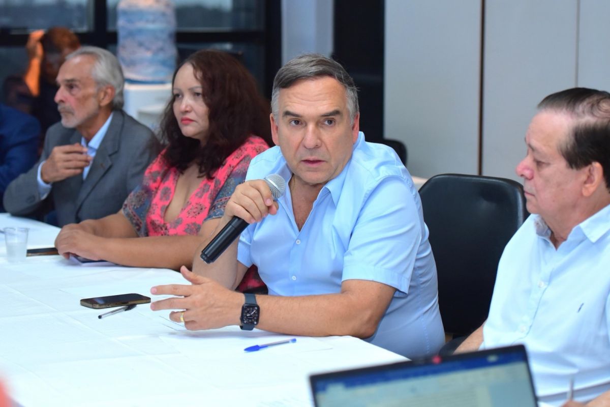 Sandro Mabel articula ampliação de vagas em creches para crianças de Goiânia