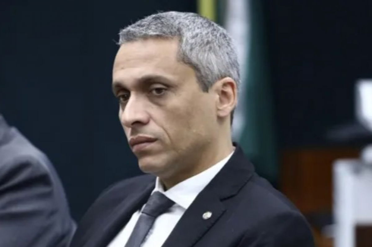 Vídeo com verdades sobre Gustavo Gayer continua viralizando contra no TikTok