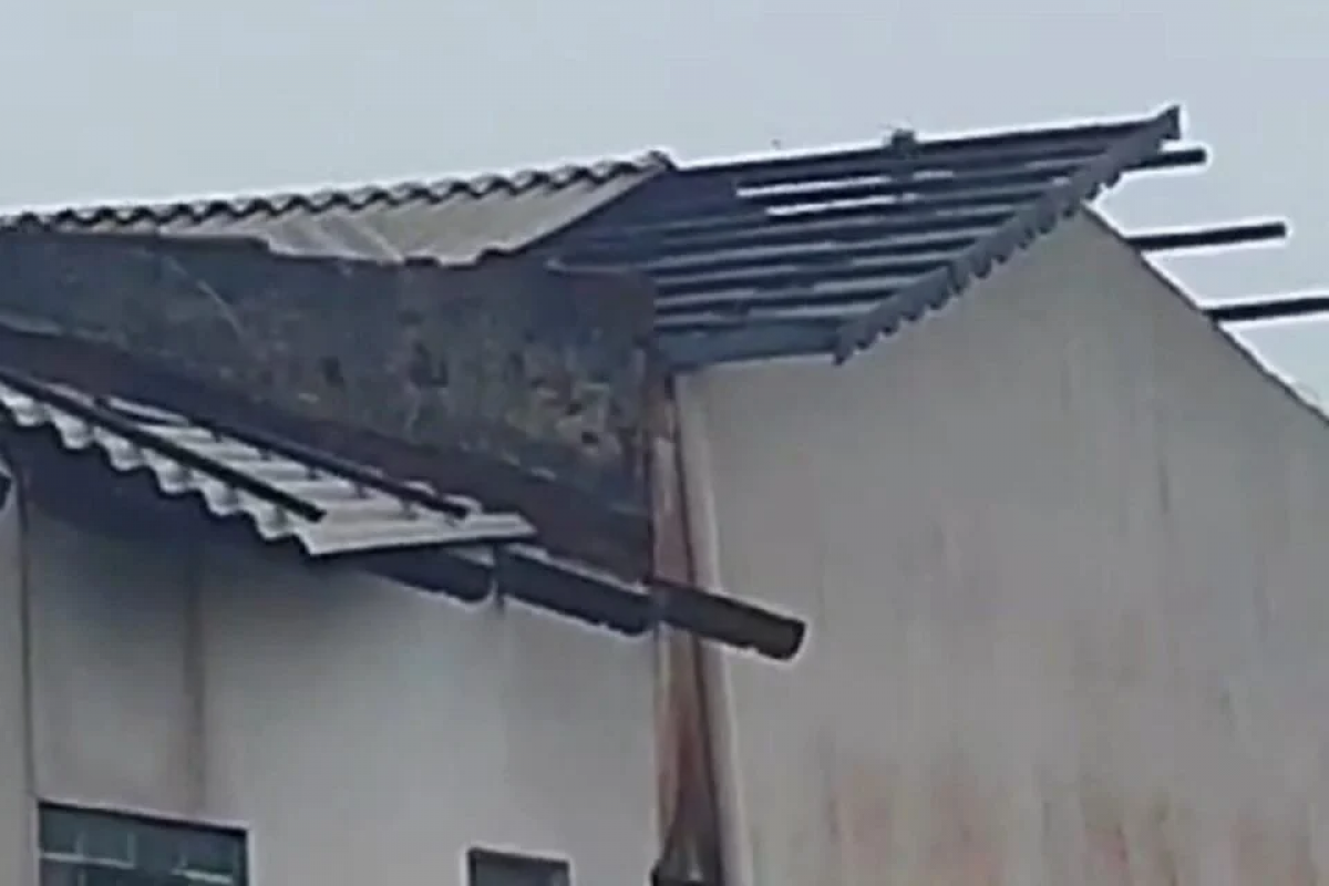 Chuva causa estragos em Cmei de Goiânia e suspende aulas