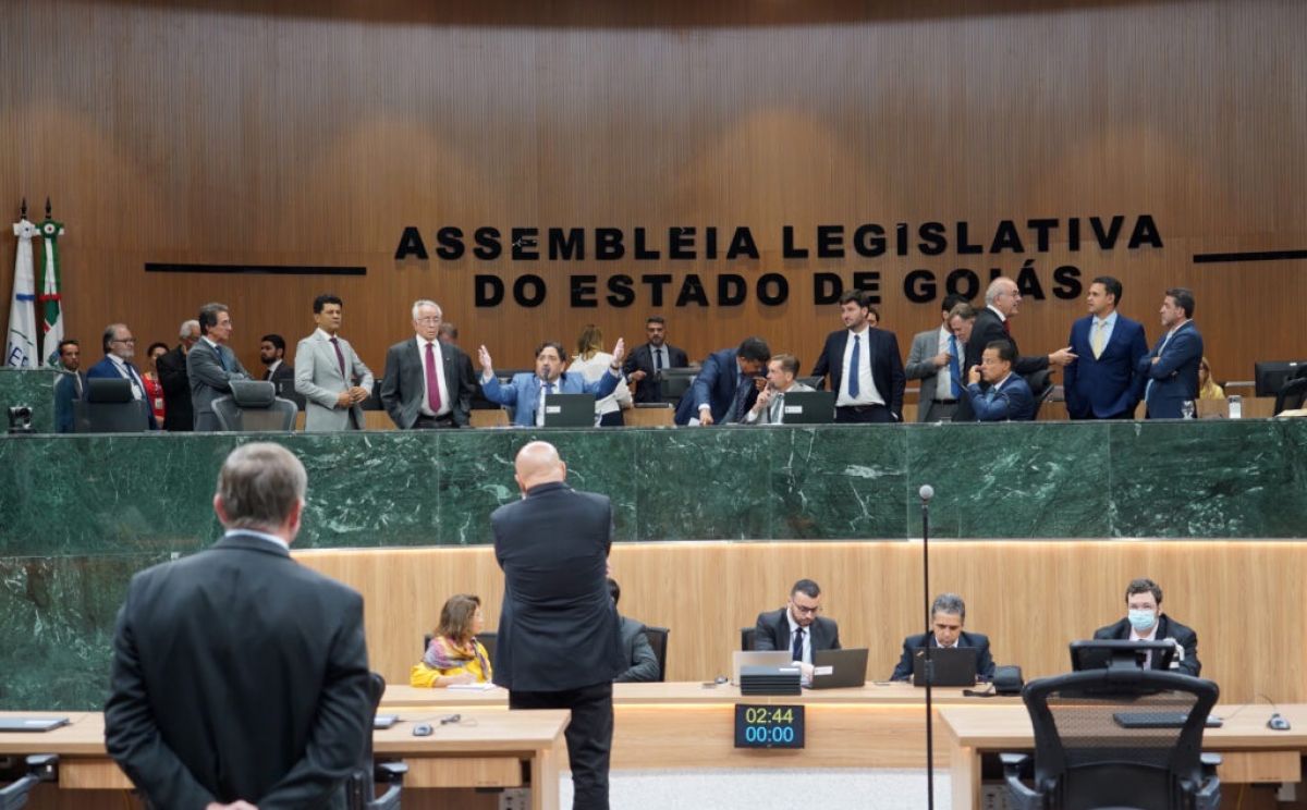 Deputados goianos repassaram mais de R$ 74,5 milhões aos municípios em ano eleitoral por meio de emendas Pix