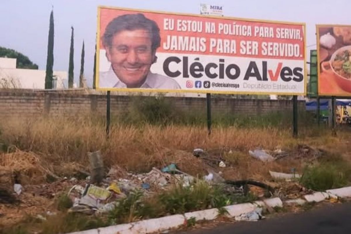 Quem banca os outdoors de Clécio Alves em Goiás?