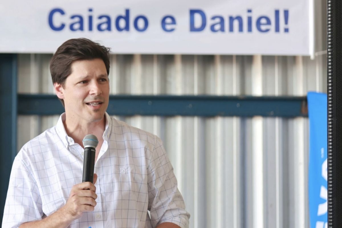 Saída de prefeitos do PL fortalece Daniel Vilela para 2026