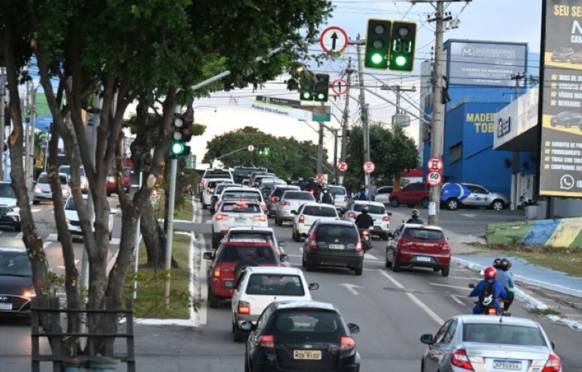 Entre 23h e 4h59, radares não aplicam multa por avanço de sinal em Goiânia