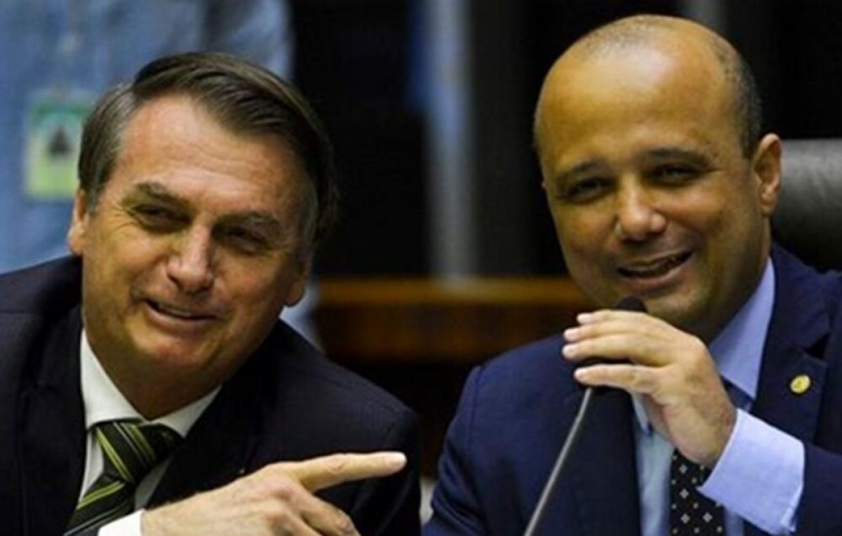 Isolado, Wilder se desgasta no PL enquanto Vitor Hugo exibe força com Bolsonaro