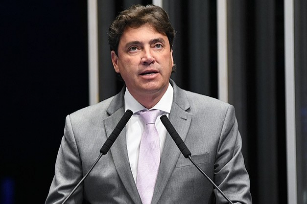 Site de Anápolis faz avaliação ruim de Wilder Morais na PEC da Blindagem