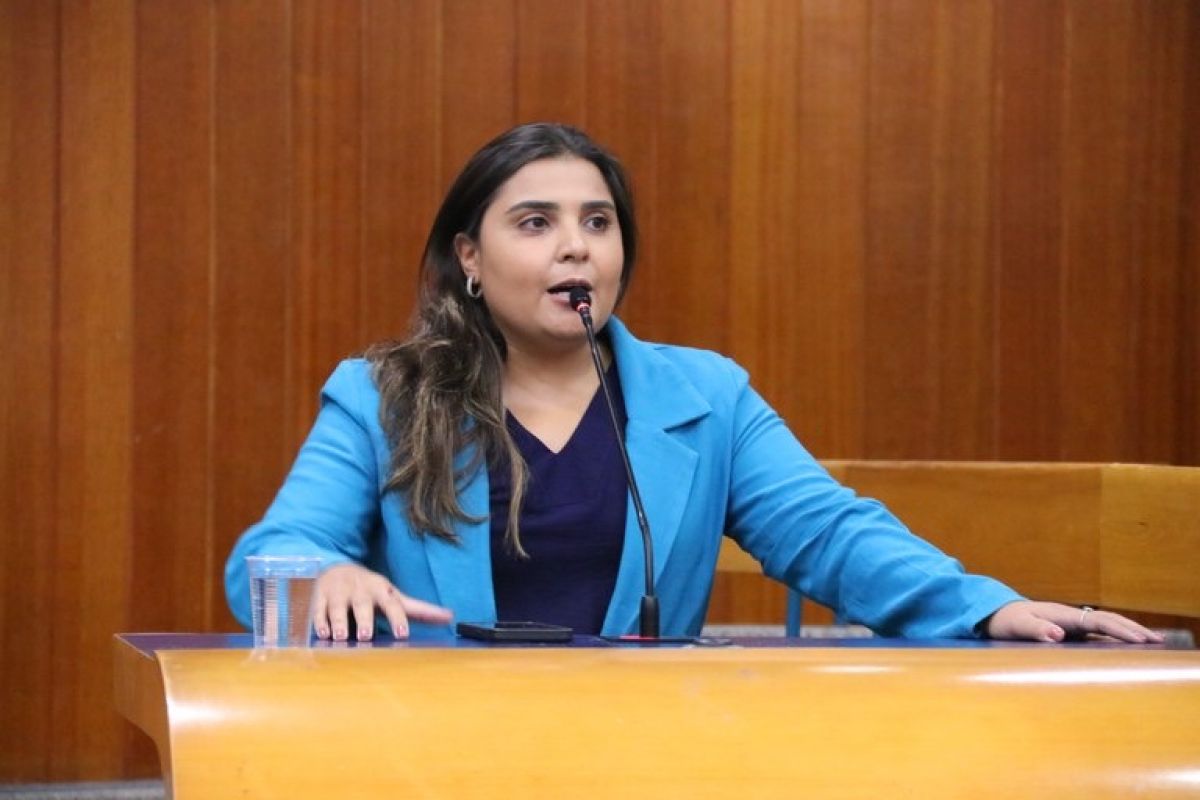 Sabrina Garcez diz que movimento de Rogério Cruz tentou retirá-la da presidência do Republicanos