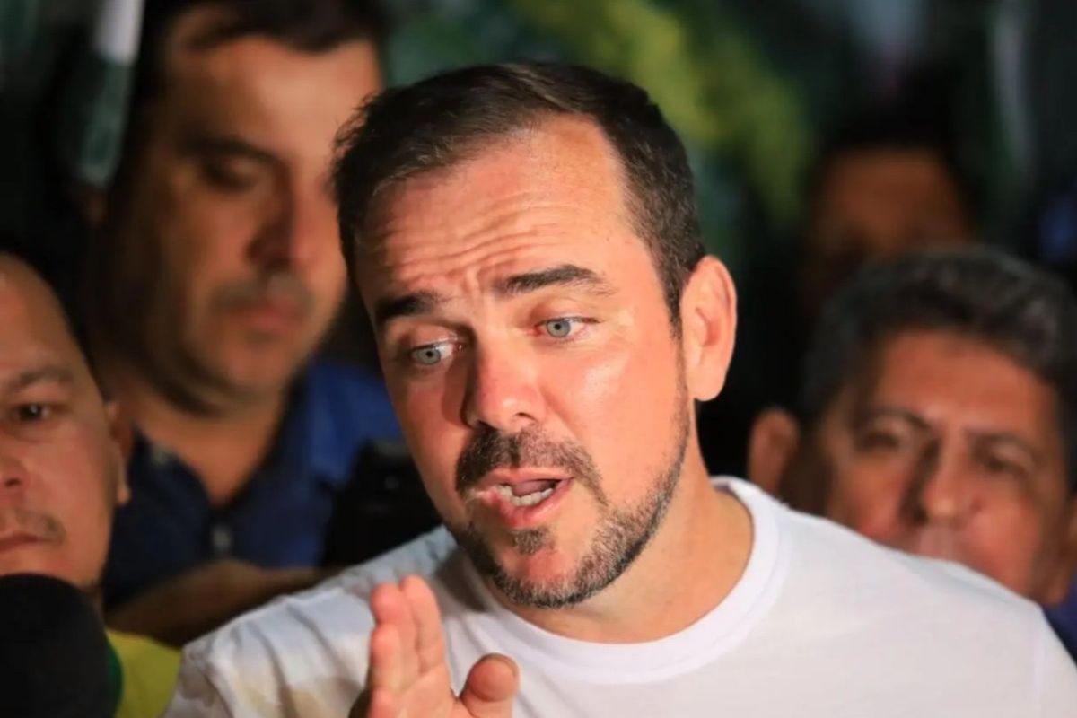 Mendanha afirma que Aparecida está “à deriva” e critica prefeito: “me traiu”