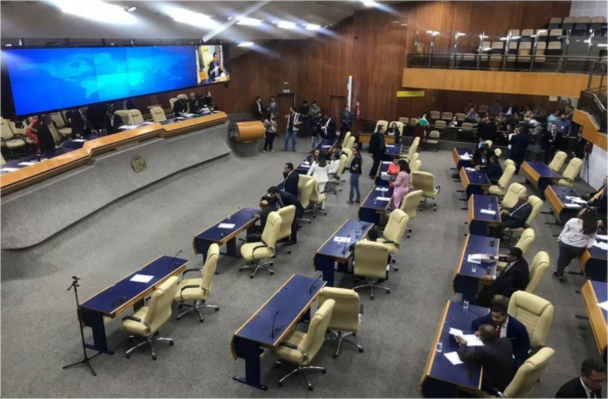 Vereadores de Goiânia gastam mais de R$ 3 milhões com verba parlamentar