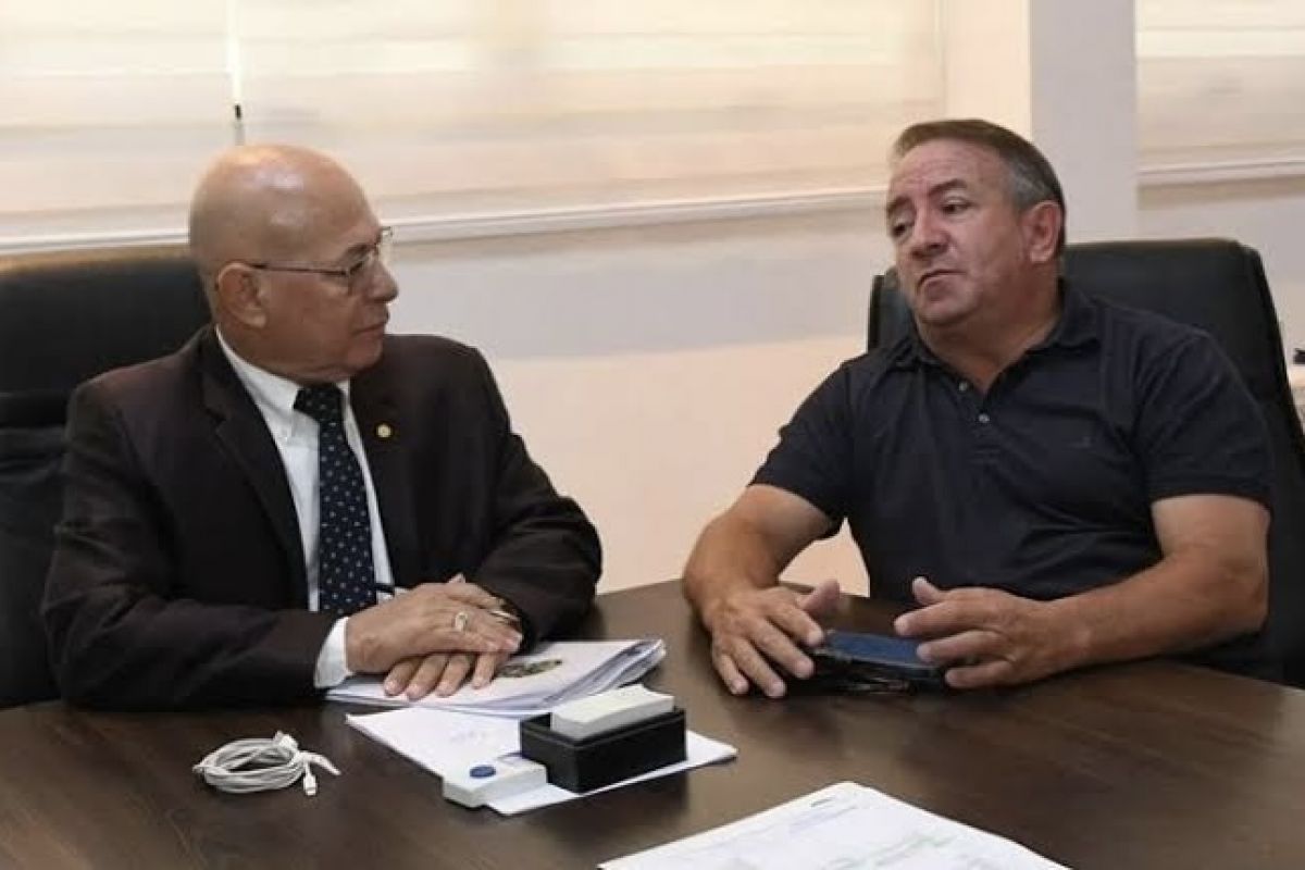 Vilmar Mariano diz que Professor Alcides mente muito