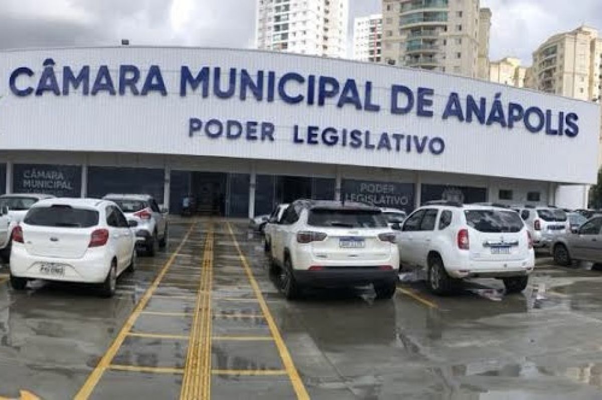 De recesso, Câmara de Anápolis lida com confusão de áudio de Delcimar que fala de Marconi e de propina em 2022