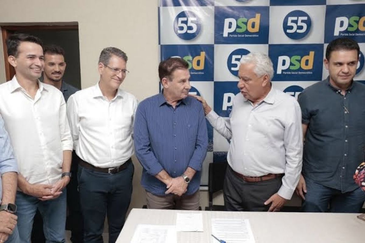 Aproximação atrapalhada de Vanderlan com o PT racha o PSD