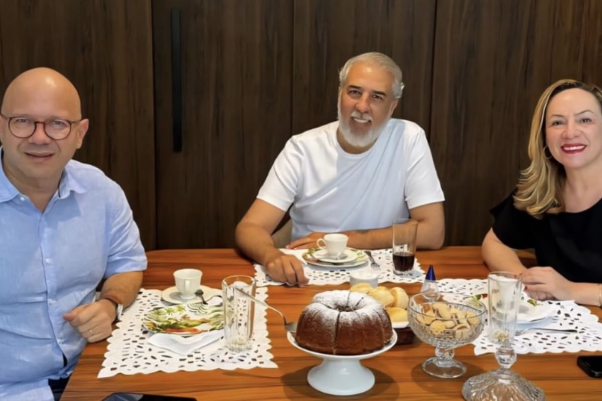 PT se aproxima de Marconi e busca travar obras do governo de Goiás