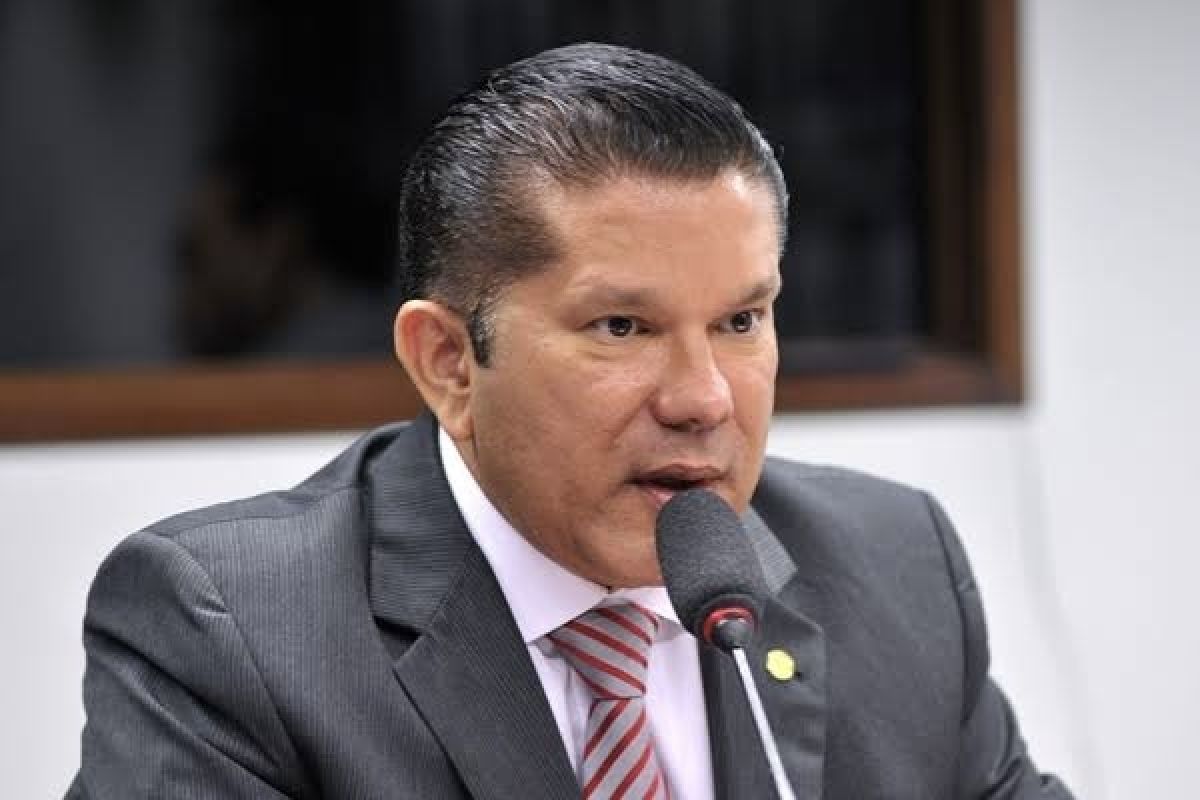 Triste fim de carreira: Sandes é o novo líder de Rogério Cruz na Câmara