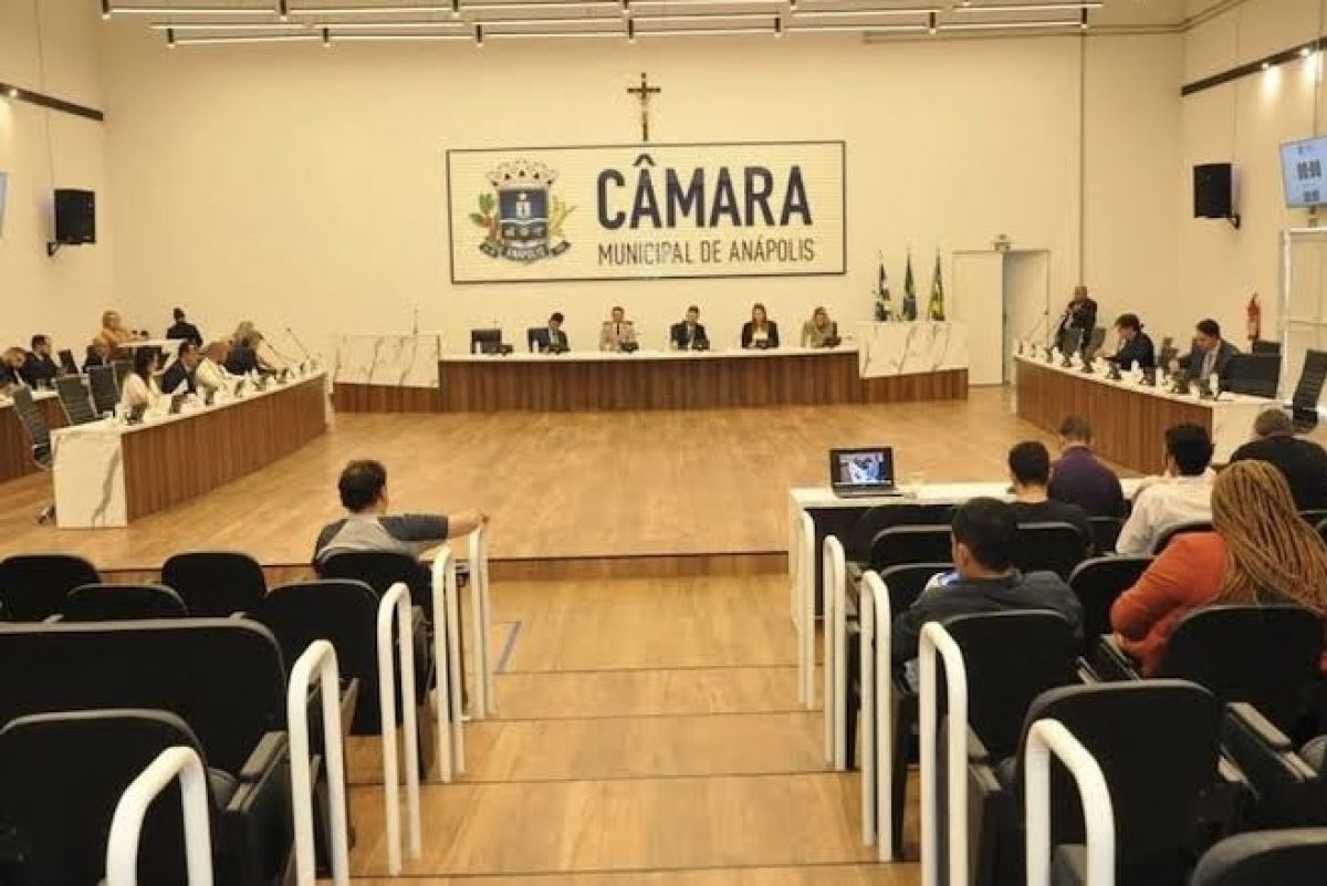 Primeira sessão da Câmara de Anápolis é marcada por silêncio sobre propina que teria sido paga por Marconi em 2022