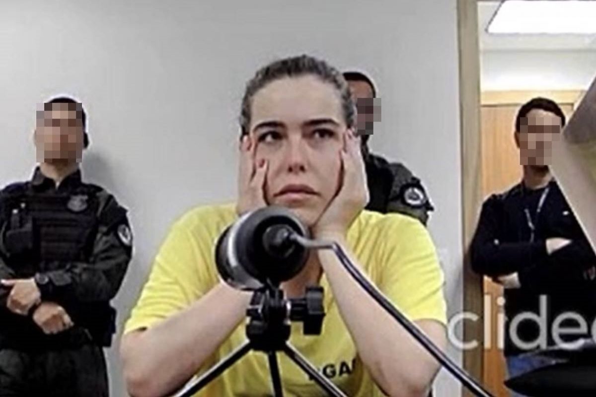 Advogada indiciada por matar ex-sogro e a mãe dele comprou veneno por R$ 64