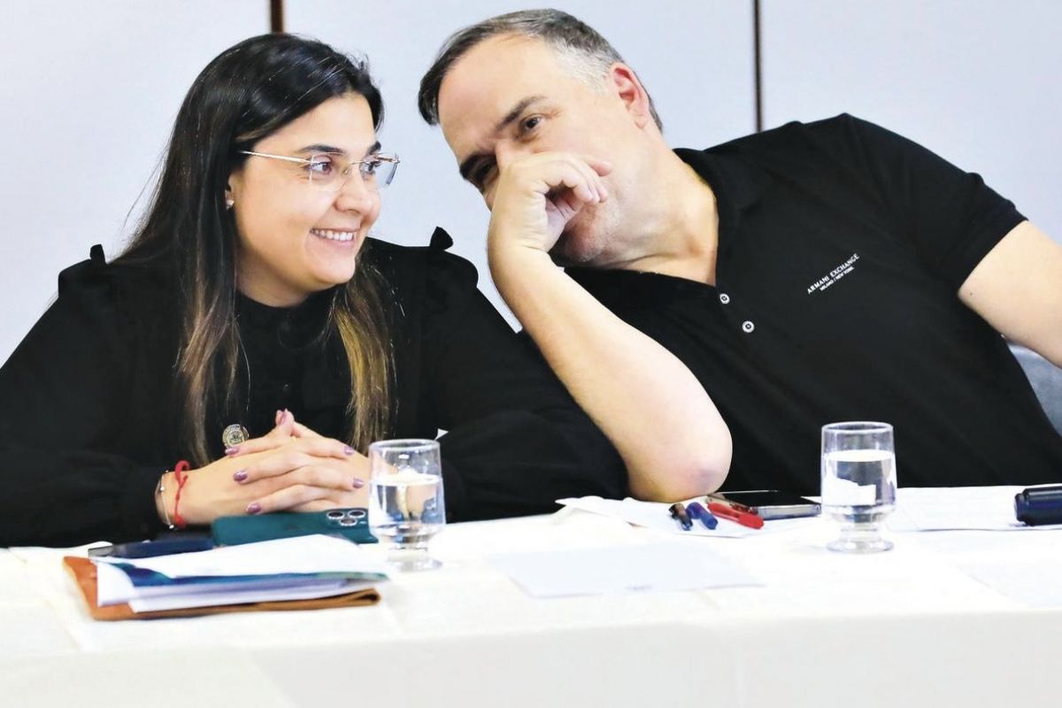 Sabrina Garcez sai em defesa de Mabel e projeta melhoria no diálogo com a Câmara