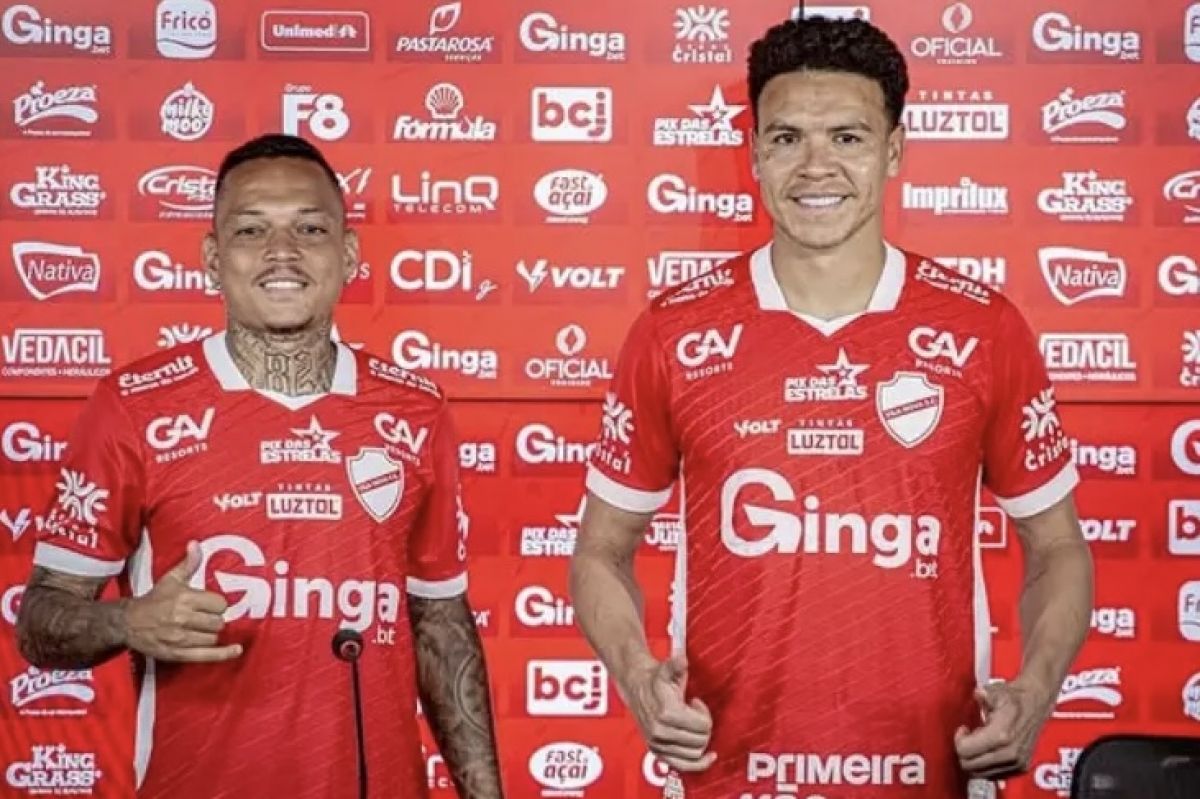 Novo uniforme do Vila Nova com ‘estrela do PT’ gera polêmica e divide torcida