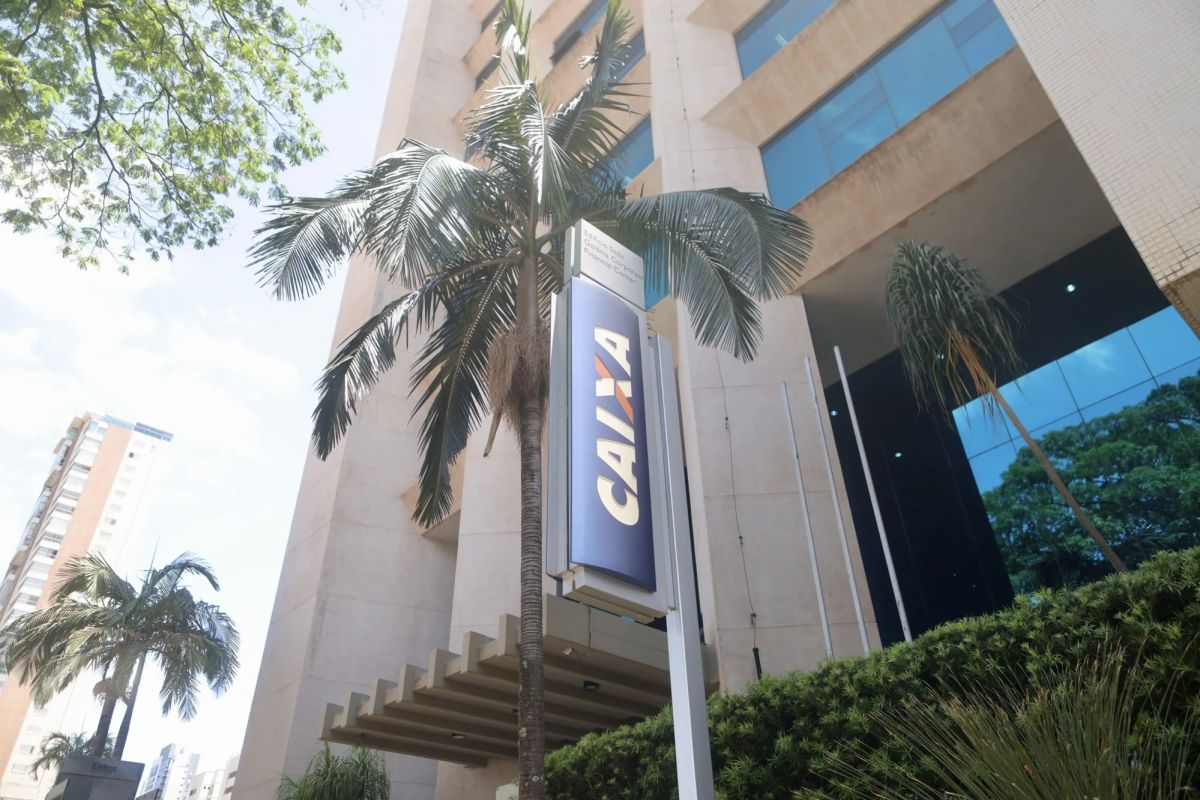 Após resistir, Caixa também começa a fechar agências físicas e migrar ao digital em Goiânia