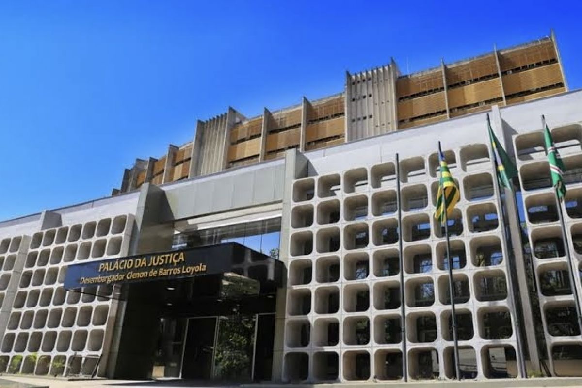 Filho de desembargador no TJ-GO ganha adversário na disputa por vaga