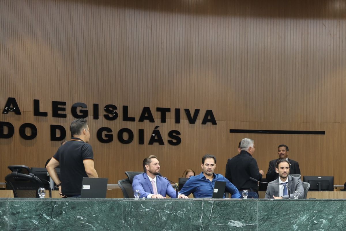 Alego retoma trabalhos com sessão encerrada por falta de quórum