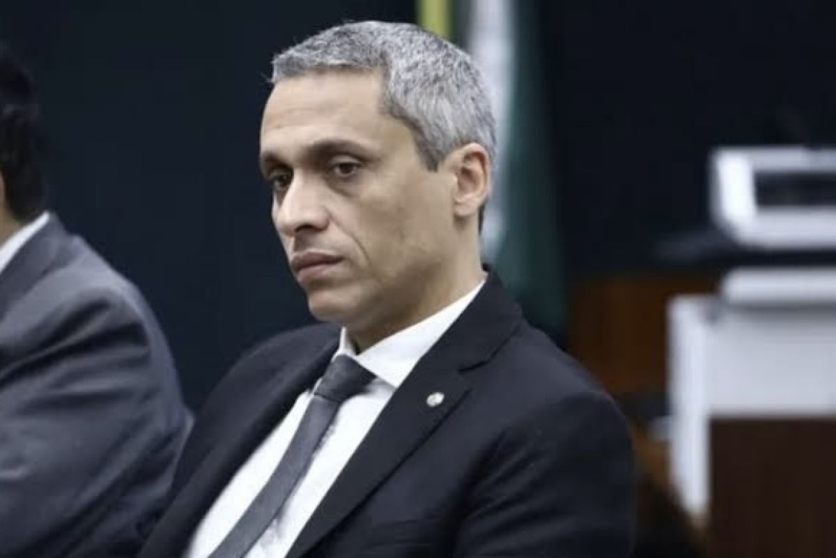 Gustavo Gayer posta que acha vergonhoso o Brasil reafirmar sua soberania perante os EUA
