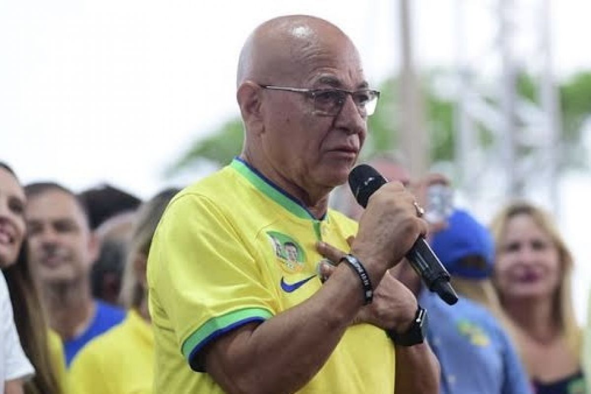 Depois de denúncias, Instagram do Professor Alcides despenca e posts mal chegam em 50 curtidas