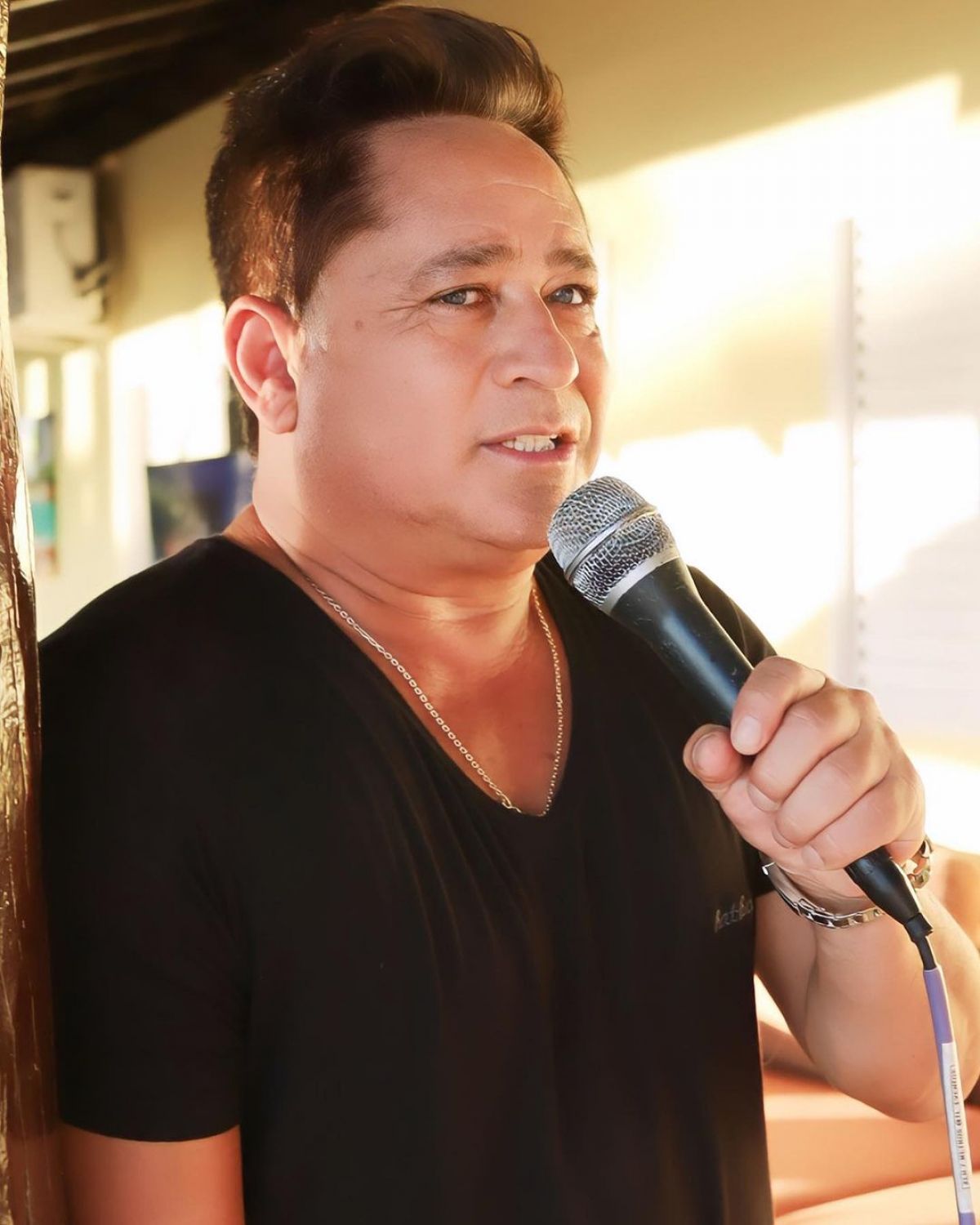 Em vídeo, Leonardo manda a nora “calar a boca” e publicação viraliza