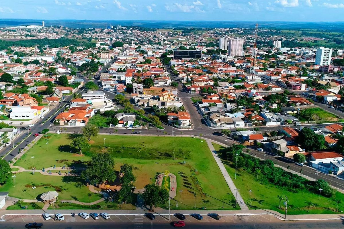 Corte no Imposto de Renda ameaça finanças de metade das prefeituras de Goiás