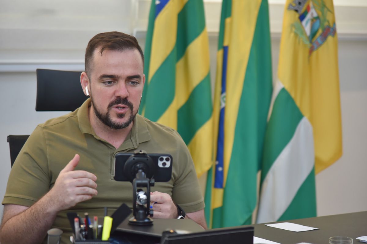 Mendanha critica prisão de Bolsonaro e pede “bom senso” da Justiça