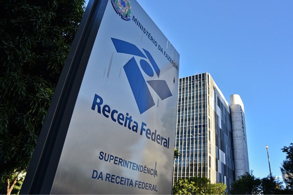 Receita Federal divulga calendário de restituição do IRPF 2026