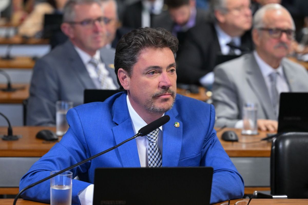 Wilder Morais propõe enfraquecer proteção sobre minerais brasileiros