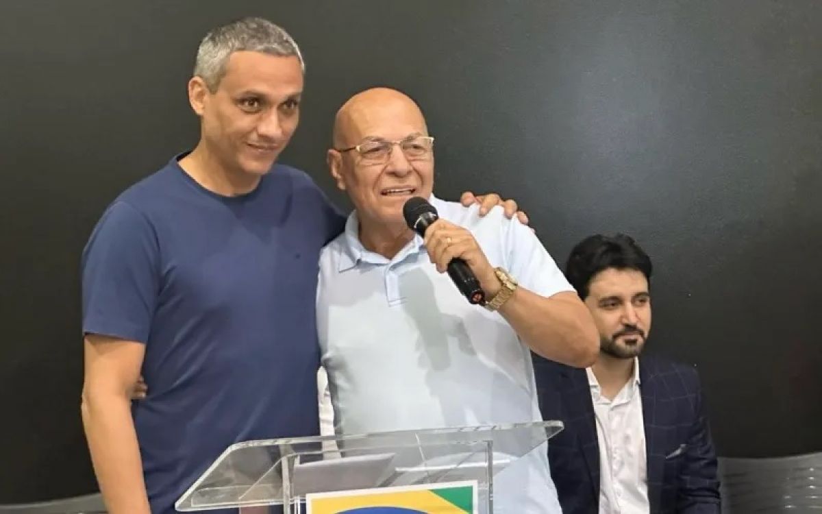 Professor Alcides e Gustavo Gayer votam contra redução do imposto da cesta básica