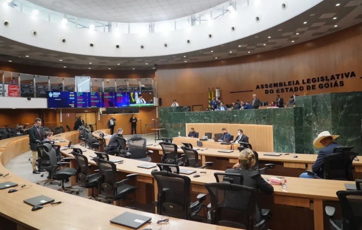 Alego chega a 6 mil comissionados e ganha 621 servidores em um ano