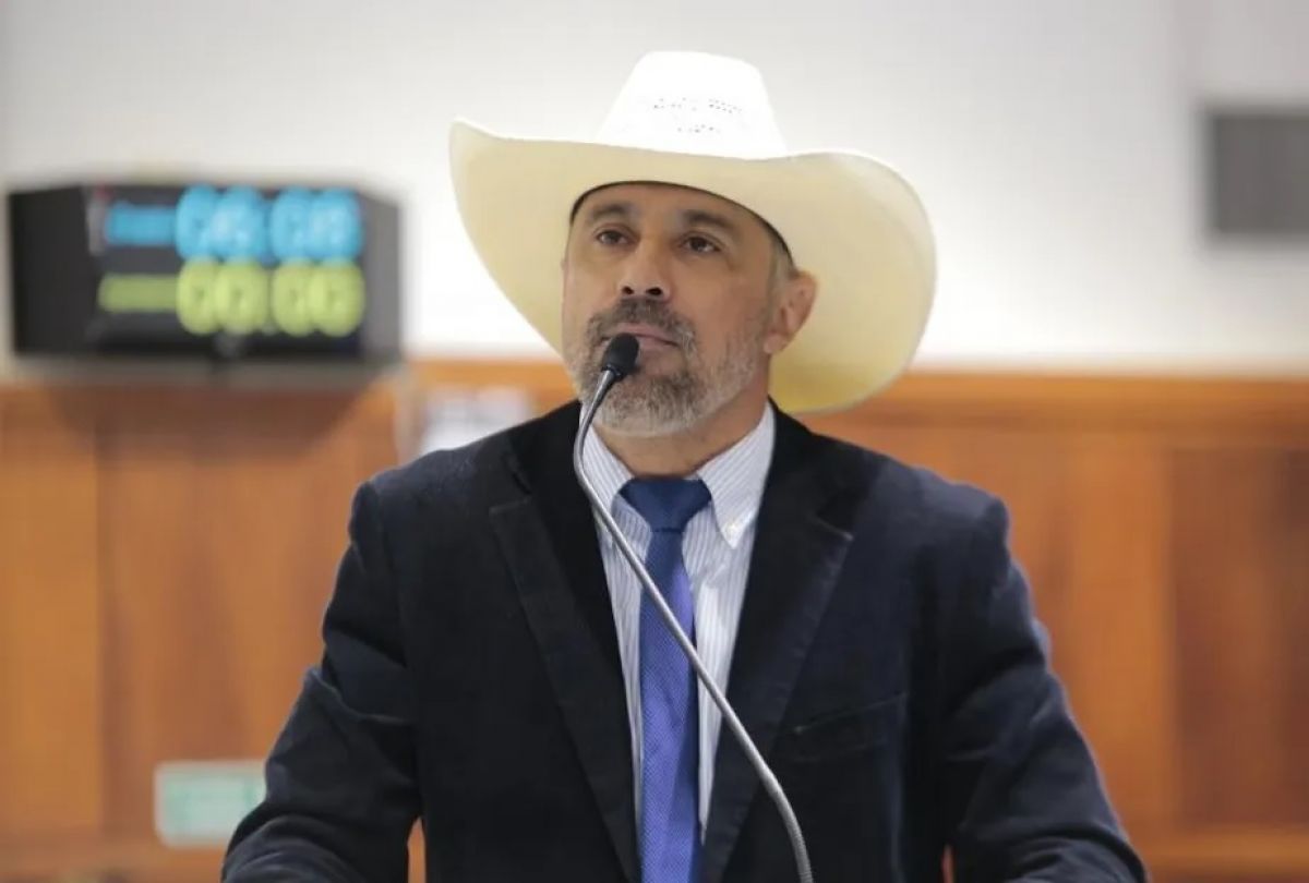 Justiça rejeita denúncia contra Amauri Ribeiro por violência de gênero