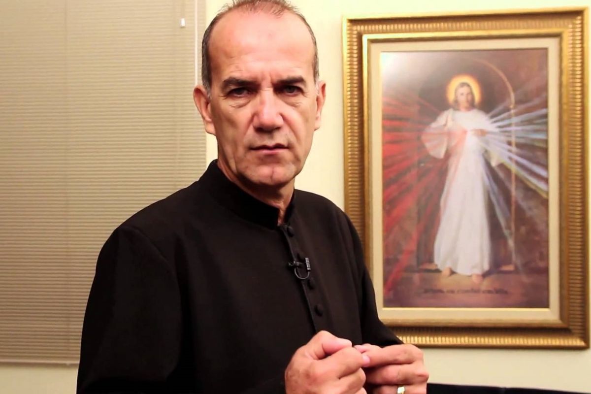 Padre acusado de ser servidor fantasma da Alego terá que devolver R$ 1,3 milhão