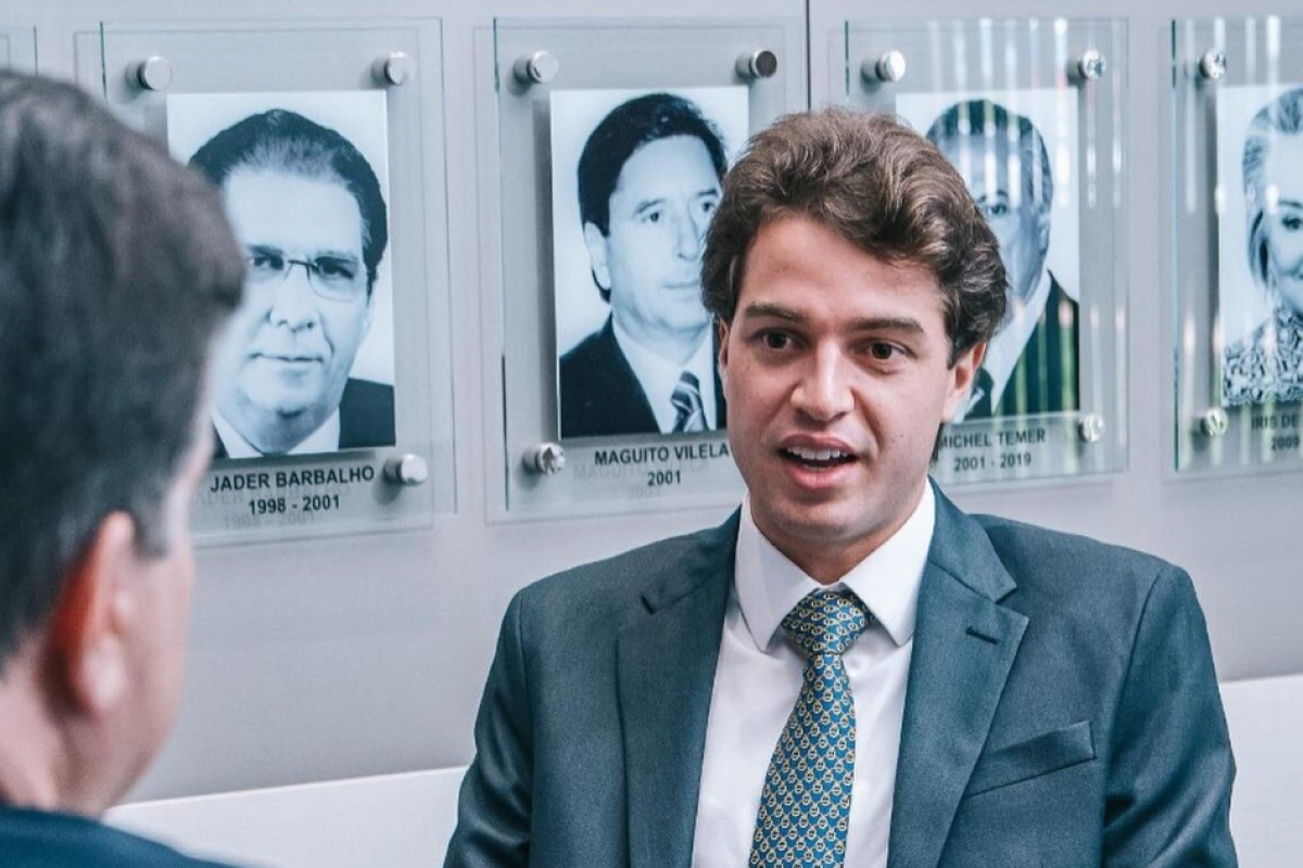 Figura folclórica, Felipe Cecílio planta notas na imprensa mas nem é cotado para secretariado de Mabel