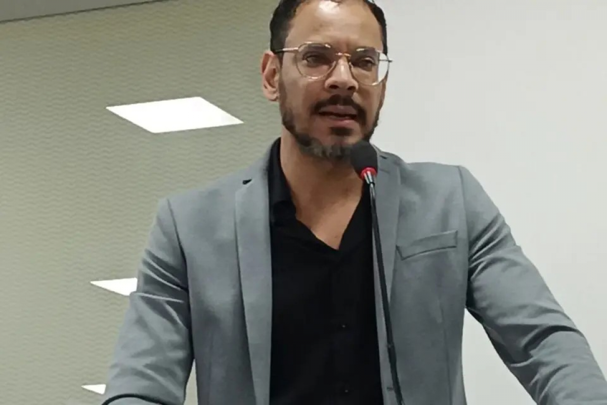 Vereador de Águas Lindas é investigado por uso de diploma falso
