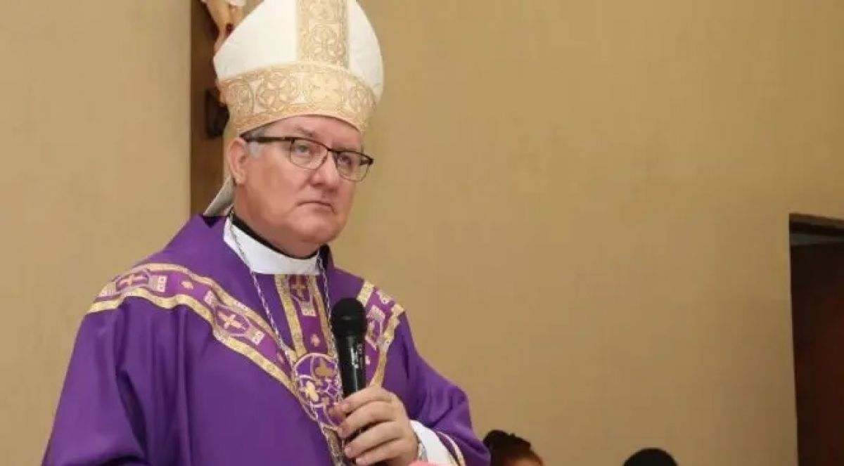 Bispo de Formosa pede que Nossa Senhora livre o Brasil do comunismo em evento religioso