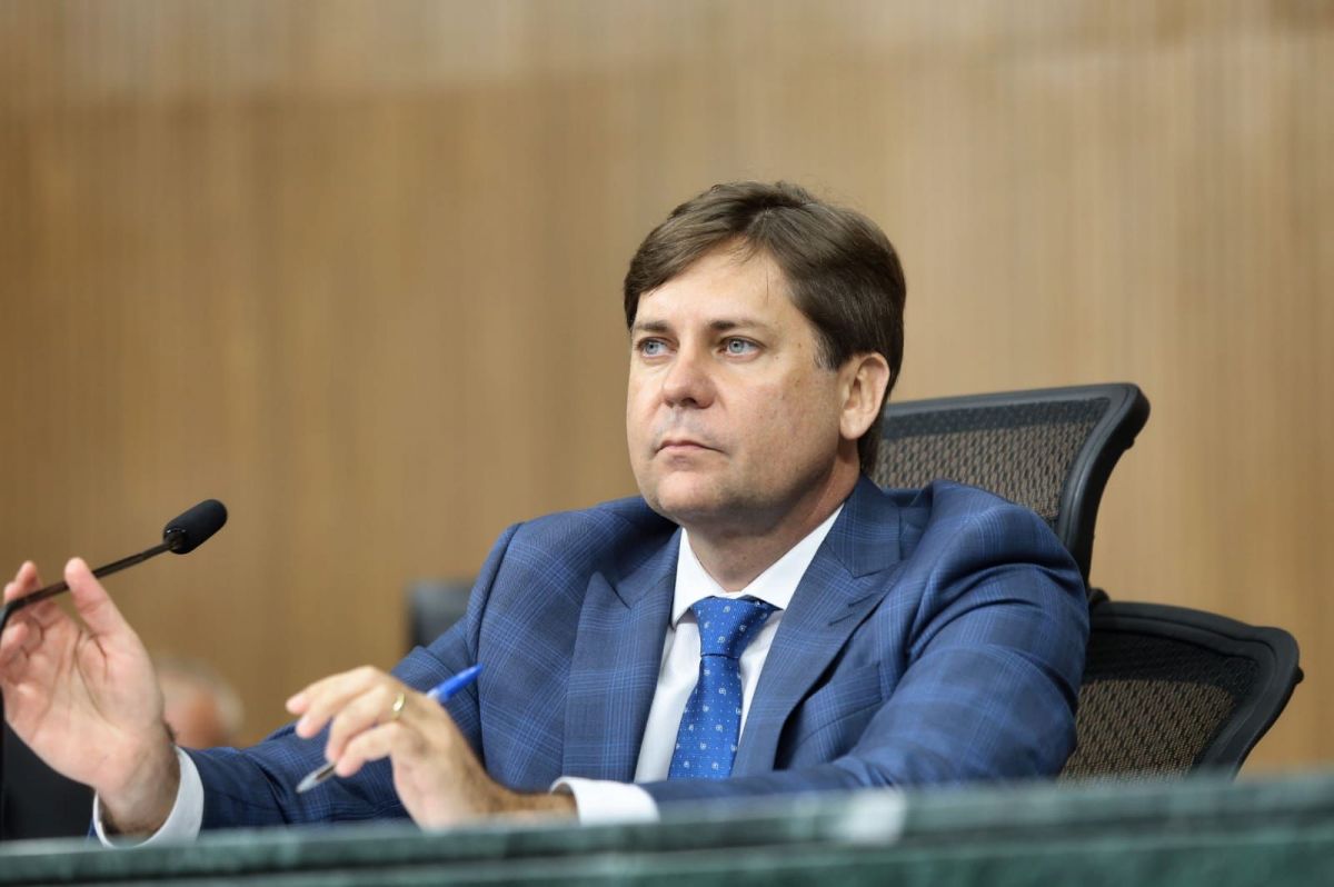 Bruno Peixoto nega direcionamento em licitação de carros SUVs para deputados