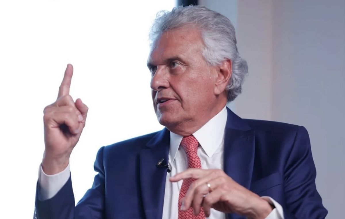 Caiado diz que candidatura de Flávio Bolsonaro é “extremamente positiva” para a direita