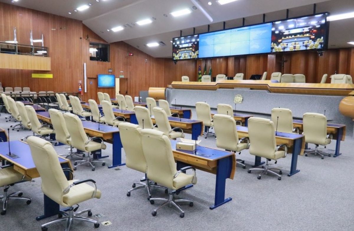 Mesmo em recesso, vereadores se movimentam parar criar CEI e investigar saúde em Goiânia