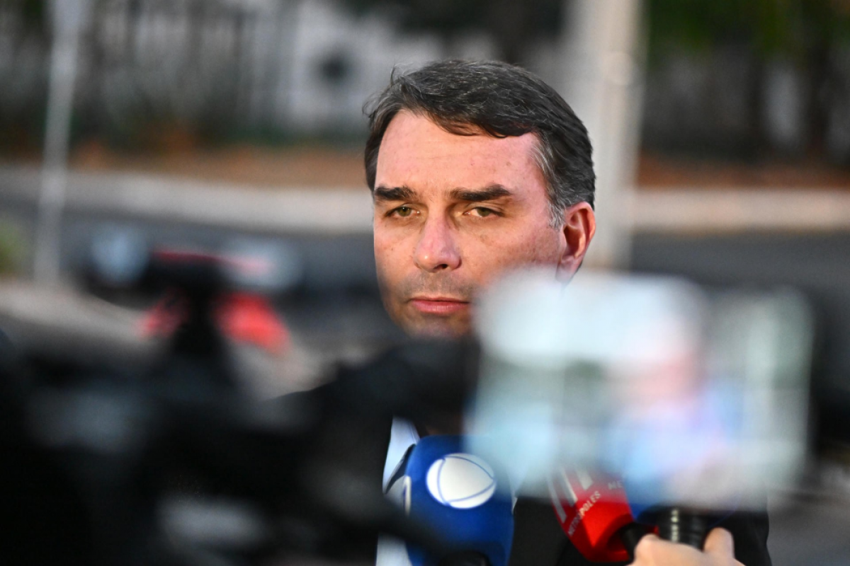 Flávio Bolsonaro associa retirada da Magnitsky a avanço de projeto no Senado e diz estar “feliz”