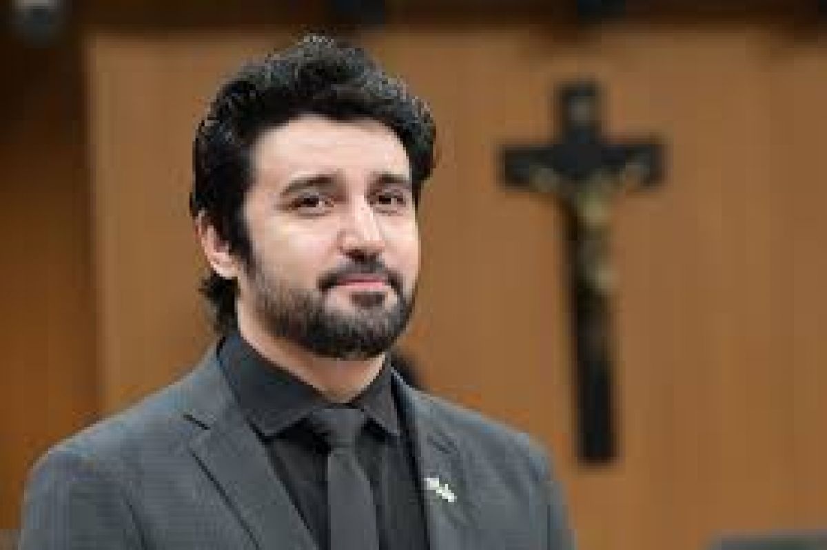 A pergunta que fica no ar: agora que voltou a ter muito tempo livre, Fred vai concluir a graduação em direito?
