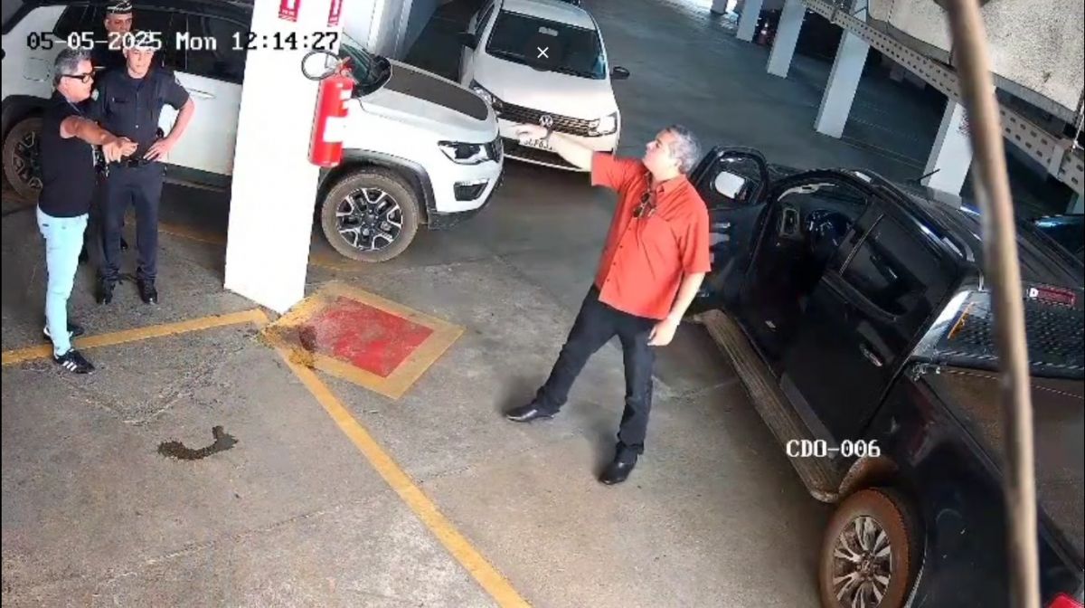OAB homenageia procurador que ameaçou assessor com arma na Câmara de Goiânia