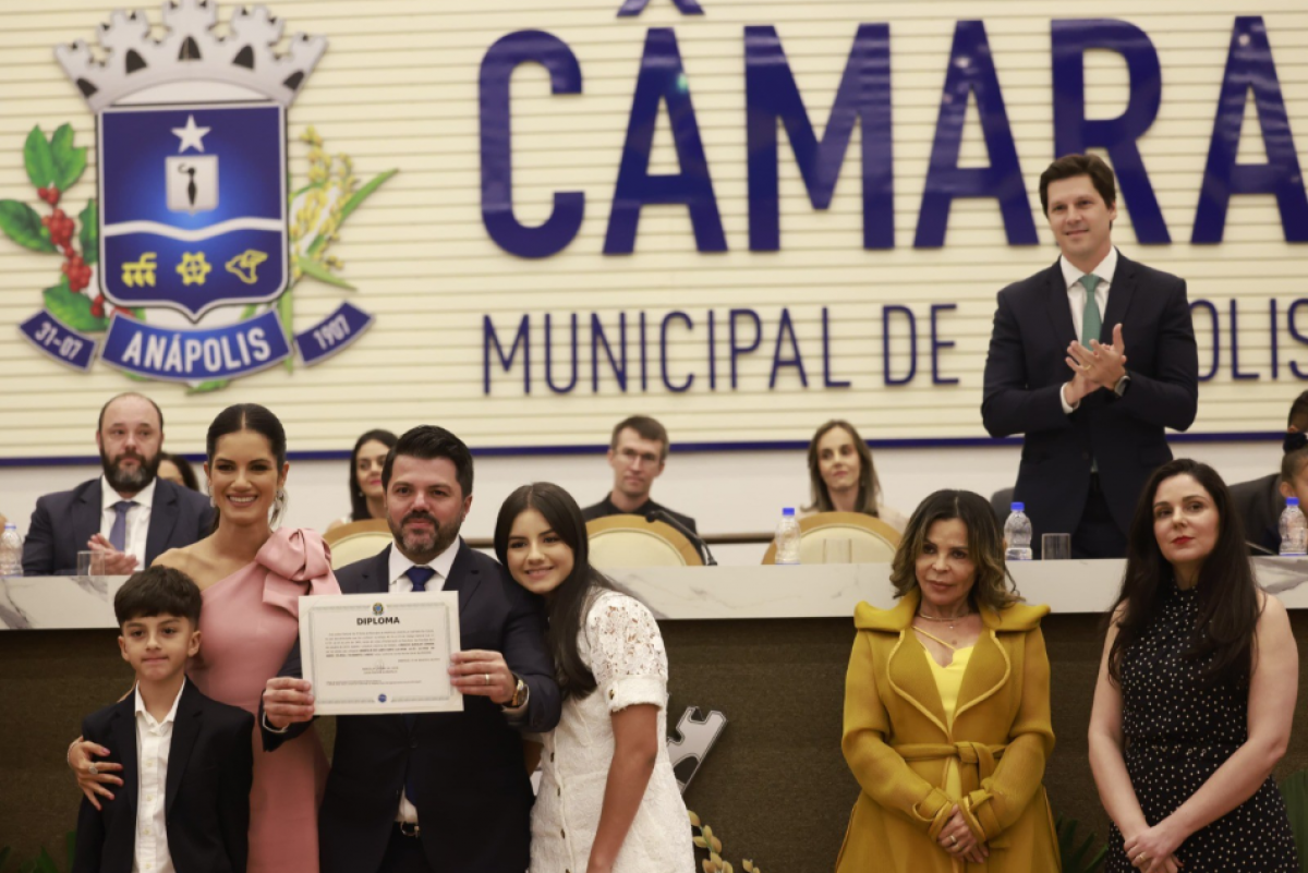 Crise no PL marca diplomação de Márcio Corrêa em Anápolis